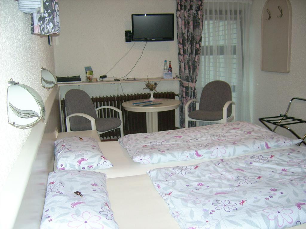 Gaestehaus Hochrhoenblick Schönau an der Brend Habitación foto